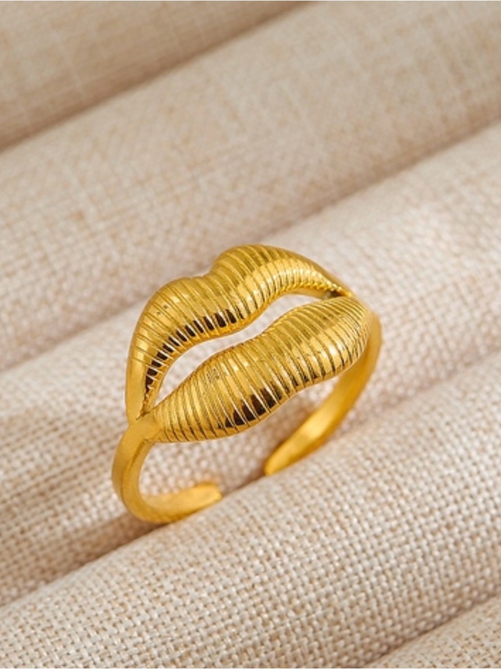 18k Gold Plated Lip Statement Ring
